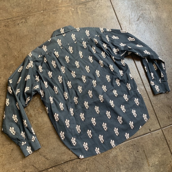 Jacquemus Shirt w/ Leaves print inside and out - Picture 11 of 15